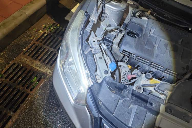 Used Venucia R50 2015 1.6L Manual Fashion Edition Engine Bay Right