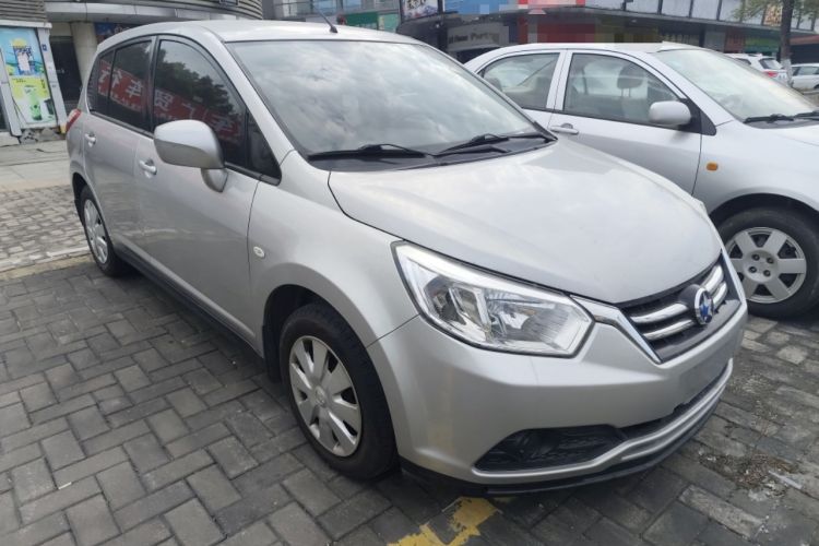 Used Venucia R50 2015 1.6L Automatic Fashion Edition Exterior 1