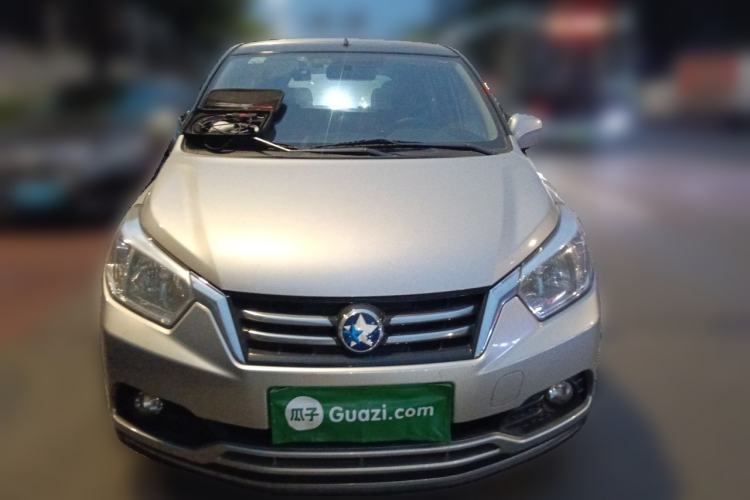 Used Venucia R50 2015 1.6L Automatic Luxury Edition Exterior 1