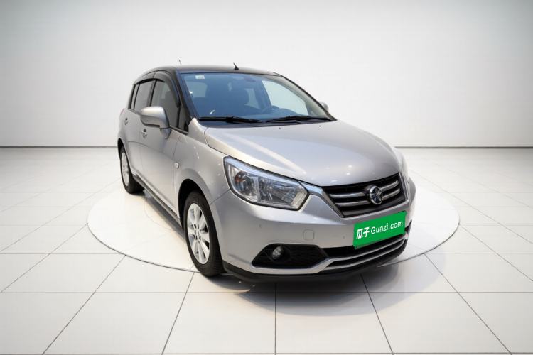 Used Venucia R50 2015 1.6L Automatic Luxury Edition Exterior 2
