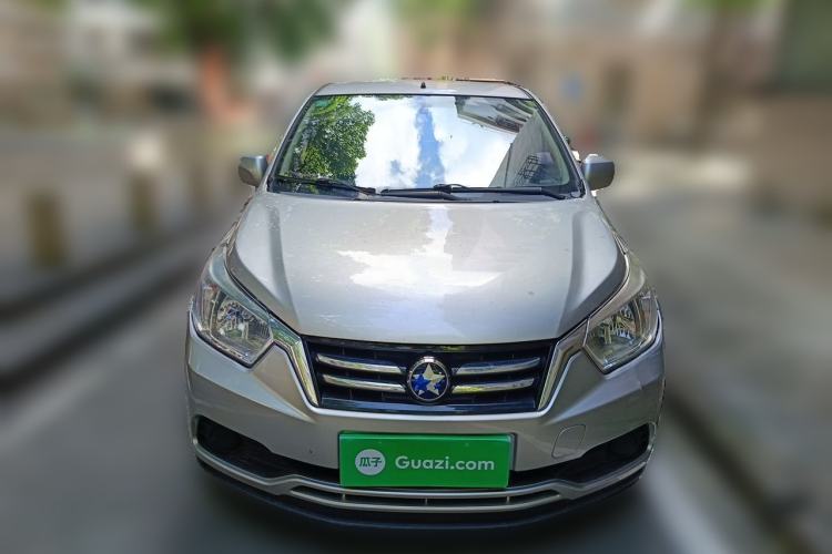 Used Venucia R50 2015 1.6L Manual Fashion Edition Front