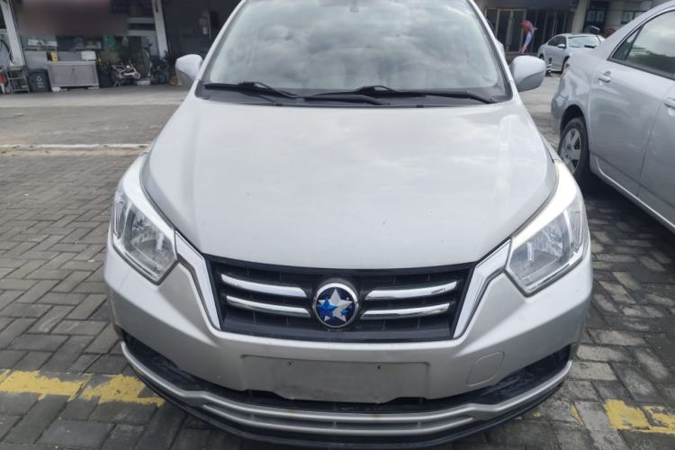Used Venucia R50 2015 1.6L Automatic Fashion Edition Front