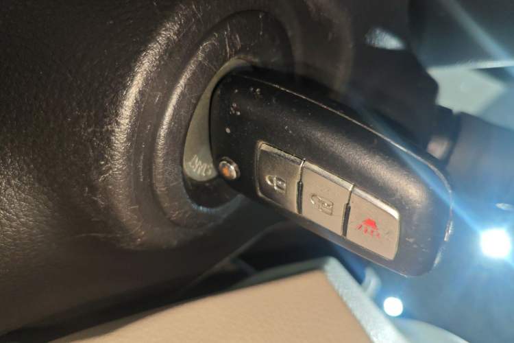 Used Venucia R50 2015 1.6L Automatic Fashion Edition Interior 1