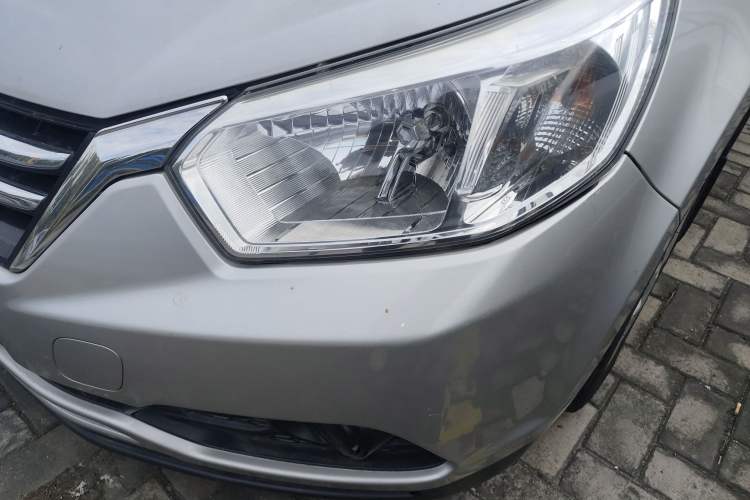 Used Venucia R50 2015 1.6L Automatic Fashion Edition Left Front Headlight