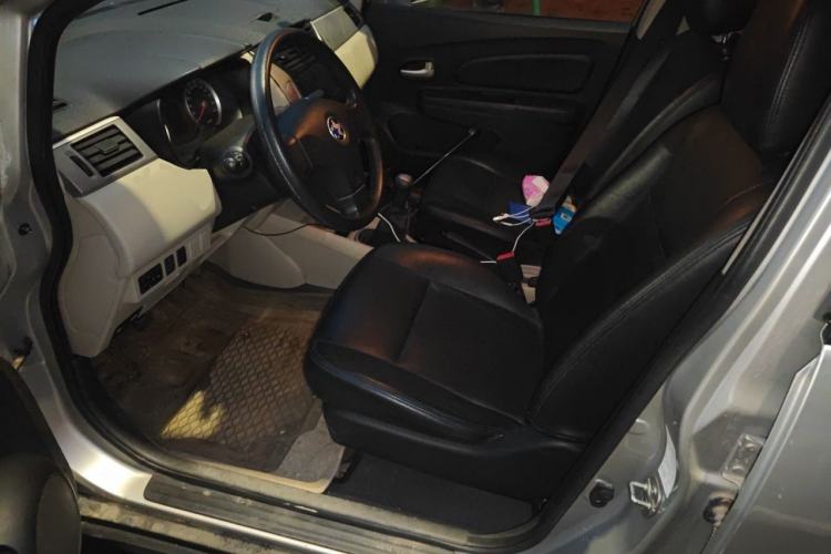 Used Venucia R50 2015 1.6L Manual Fashion Edition Left Front Seat
