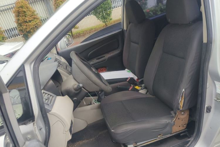 Used Venucia R50 2015 1.6L Manual Fashion Edition Left Front Seat