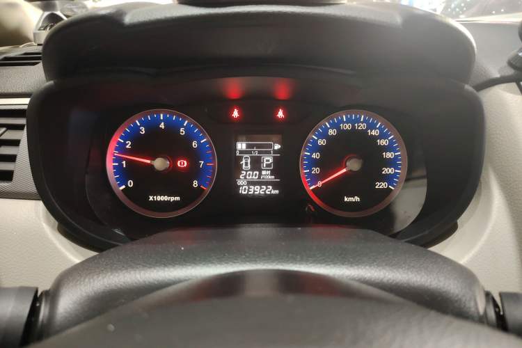 Used Venucia R50 2015 1.6L Automatic Fashion Edition Odometer Close Up