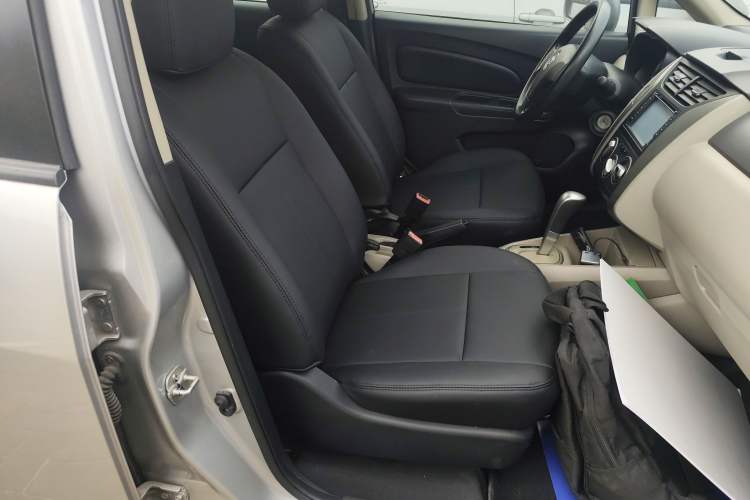 Used Venucia R50 2015 1.6L Automatic Fashion Edition Right Front Seat