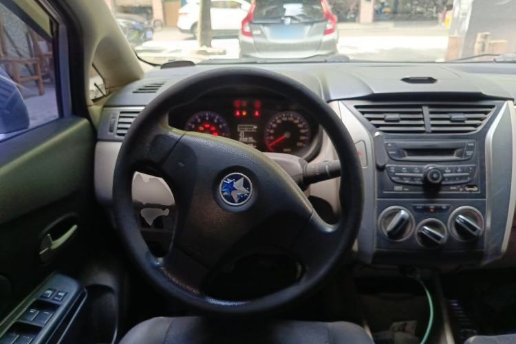 Used Venucia R50 2015 1.6L Manual Fashion Edition Steering Wheel