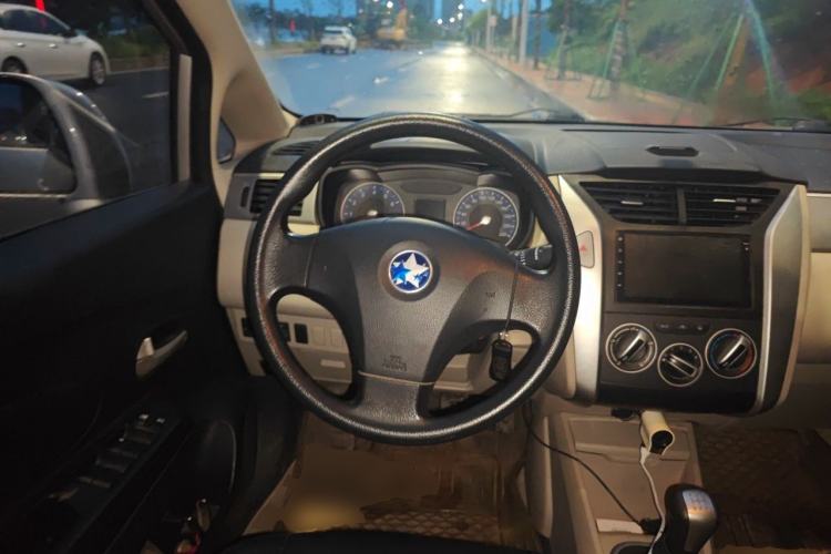 Used Venucia R50 2015 1.6L Manual Fashion Edition Steering Wheel