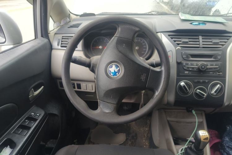 Used Venucia R50 2015 1.6L Manual Fashion Edition Steering Wheel