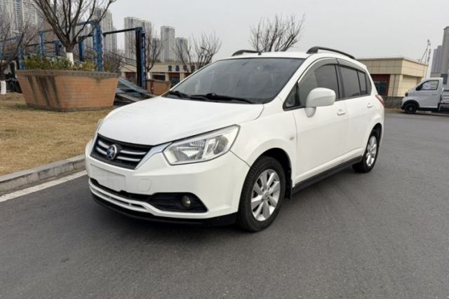 Used Venucia R50 2015 1.6L Manual Fashion Edition
