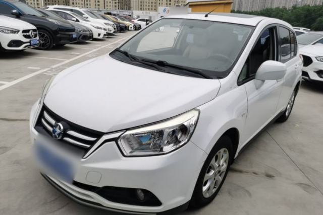 Used Venucia R50 2015 1.6L Automatic Luxury Edition