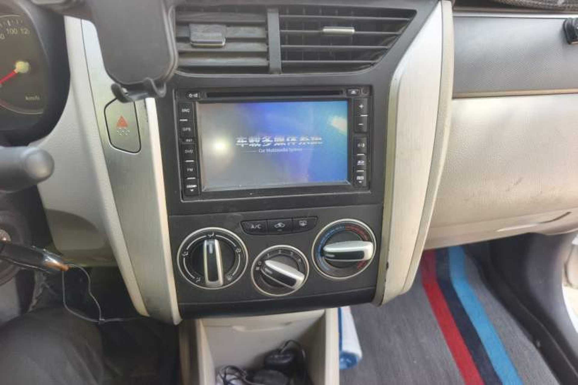 Used Venucia R50 2015 1.6L Manual Fashion Edition Audio And AC Panel