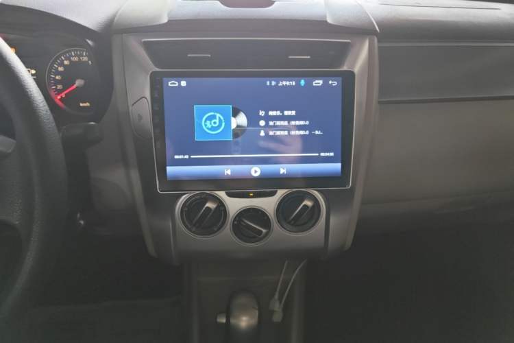 Used Venucia R50 2015 1.6L Automatic Fashion Edition Audio And AC Panel