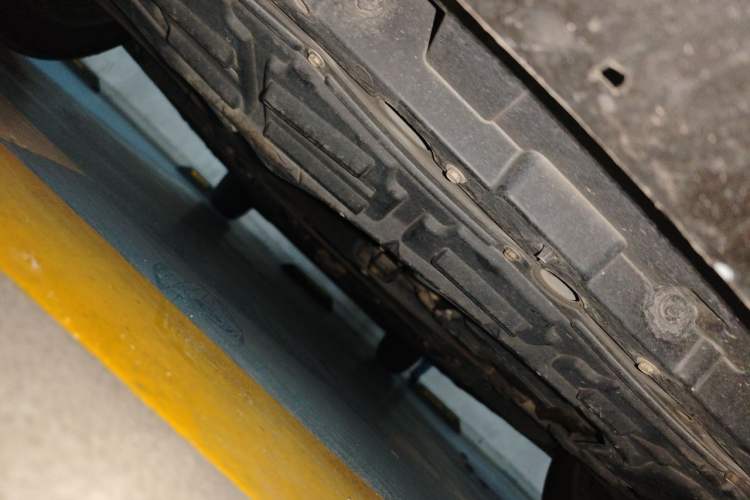 Used Venucia R50 2015 1.6L Automatic Fashion Edition Chassis Front