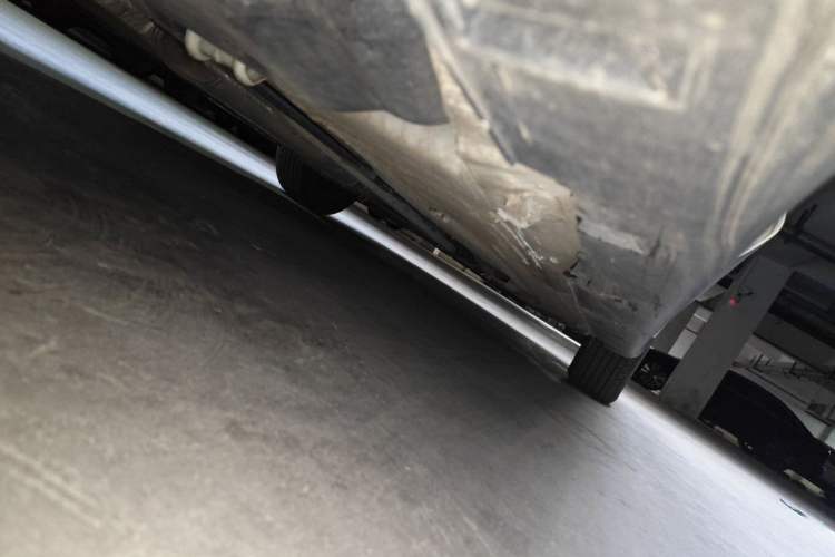 Used Venucia R50 2015 1.6L Manual Fashion Edition Chassis Rear Right