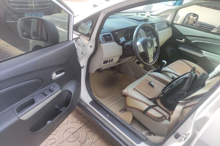Used Venucia R50 2015 1.6L Manual Luxury Edition Driver Seat