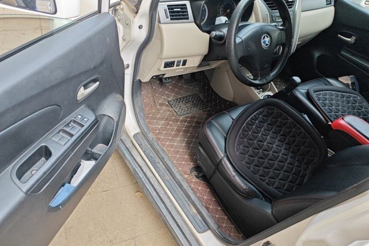 Used Venucia R50 2015 1.6L Manual Fashion Edition Driver Seat