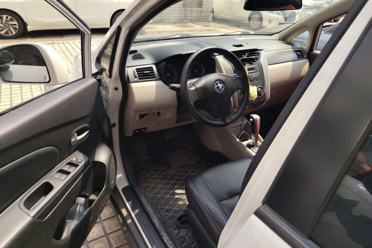 Used Venucia R50 2015 1.6L Automatic Fashion Edition Driver Seat