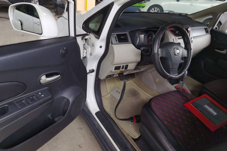 Used Venucia R50 2015 1.6L Automatic Fashion Edition Driver Seat