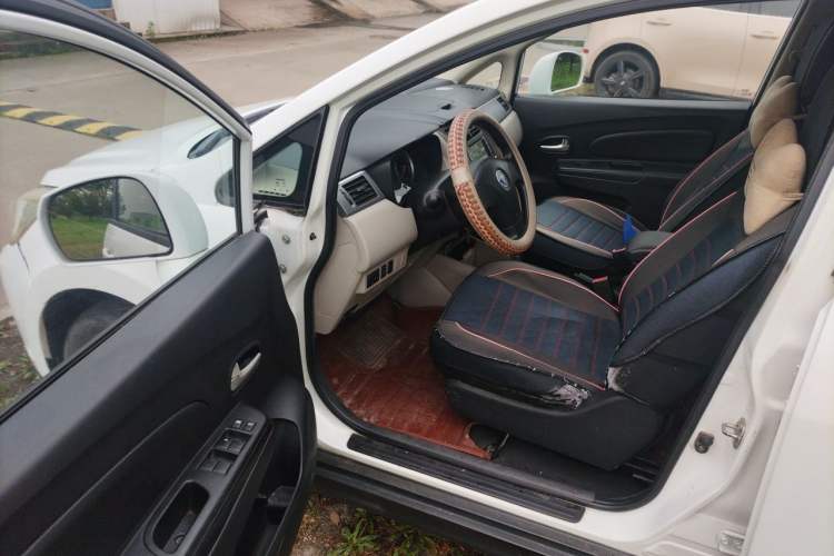 Used Venucia R50 2015 1.6L Automatic Fashion Edition Driver Seat