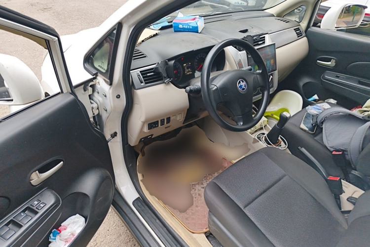 Used Venucia R50 2015 1.6L Manual Fashion Edition Driver Seat