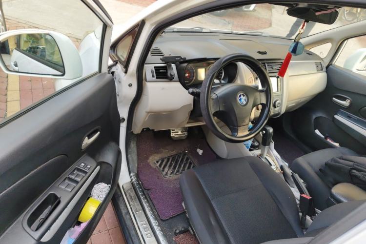 Used Venucia R50 2015 1.6L Automatic Fashion Edition Driver Seat
