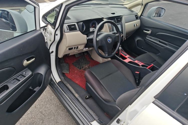 Used Venucia R50 2015 1.6L Automatic Fashion Edition Driver Seat