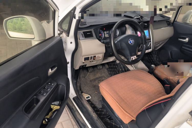 Used Venucia R50 2015 1.6L Manual Fashion Edition Driver Seat