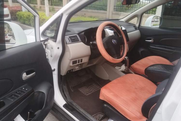Used Venucia R50 2015 1.6L Automatic Fashion Edition Driver Seat
