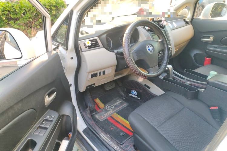 Used Venucia R50 2015 1.6L Automatic Fashion Edition Driver Seat