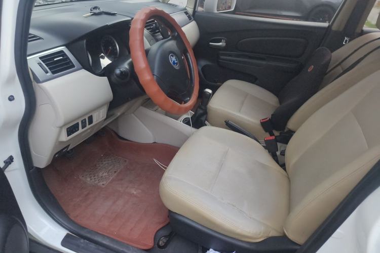 Used Venucia R50 2015 1.6L Manual Fashion Edition Driver Seat