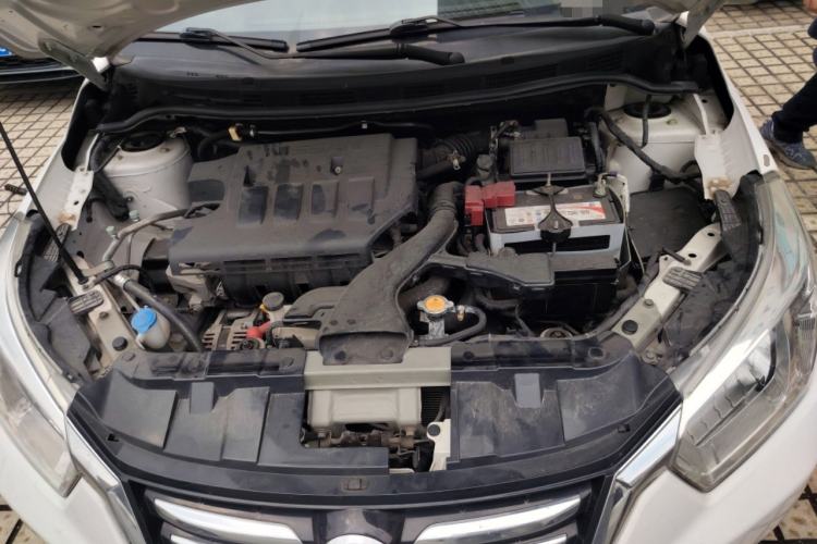 Used Venucia R50 2015 1.6L Automatic Fashion Edition Engine Bay