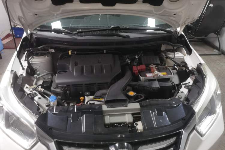 Used Venucia R50 2015 1.6L Automatic Fashion Edition Engine Bay