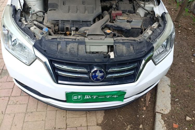 Used Venucia R50 2015 1.6L Automatic Fashion Edition Engine Bay