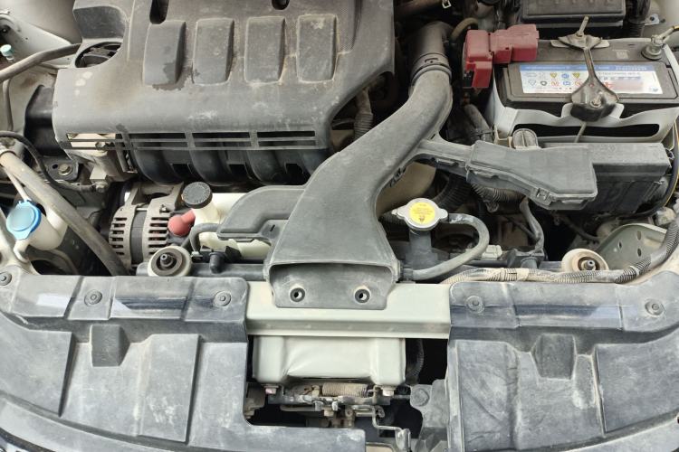 Used Venucia R50 2015 1.6L Automatic Fashion Edition Engine Bay