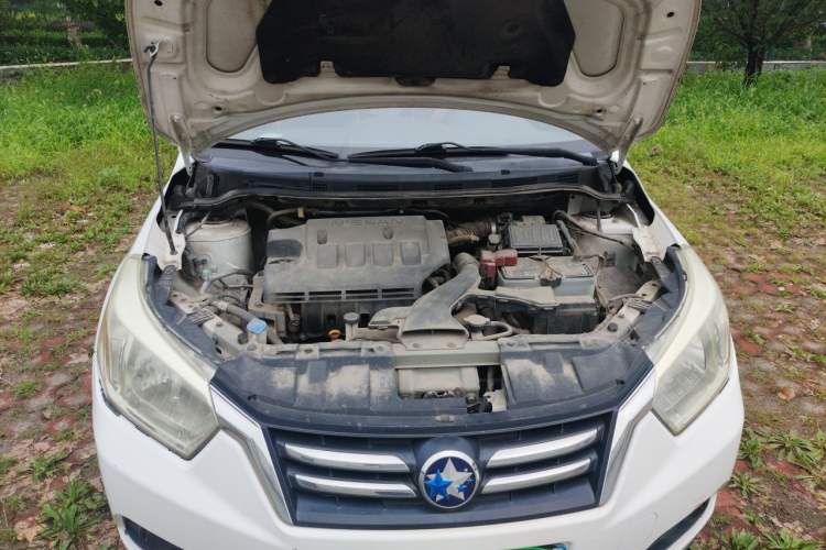 Used Venucia R50 2015 1.6L Automatic Fashion Edition Engine Bay