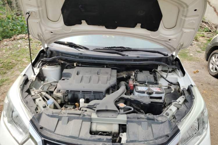 Used Venucia R50 2015 1.6L Manual Luxury Edition Engine Bay