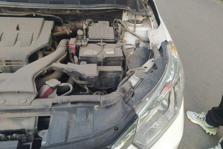 Used Venucia R50 2015 1.6L Automatic Fashion Edition Engine Bay Left