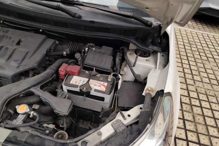 Used Venucia R50 2015 1.6L Automatic Fashion Edition Engine Bay Left