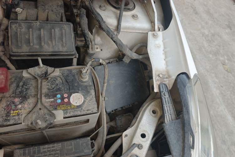 Used Venucia R50 2015 1.6L Automatic Fashion Edition Engine Bay Left