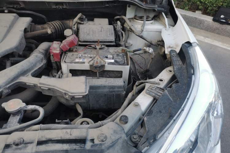 Used Venucia R50 2015 1.6L Manual Fashion Edition Engine Bay Left