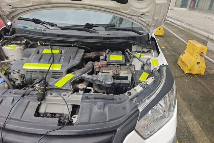 Used Venucia R50 2015 1.6L Automatic Fashion Edition Engine Bay Left