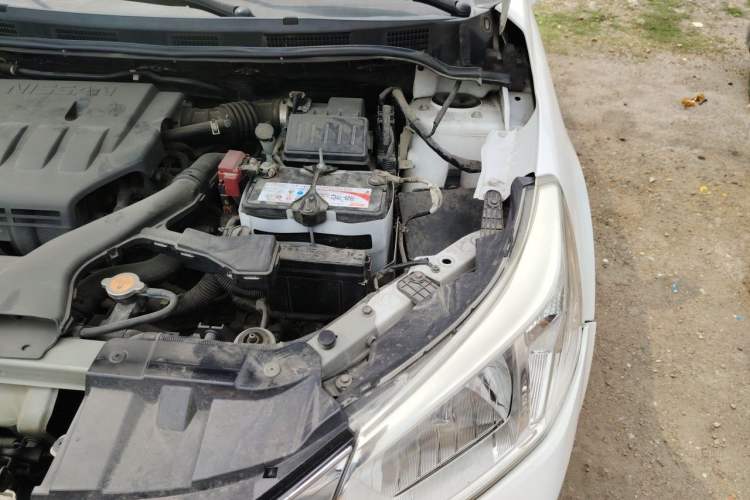 Used Venucia R50 2015 1.6L Manual Luxury Edition Engine Bay Left