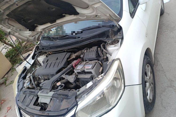 Used Venucia R50 2015 1.6L Automatic Luxury Edition Engine Bay Left
