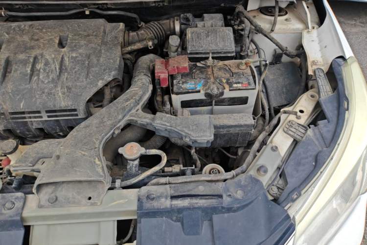 Used Venucia R50 2015 1.6L Automatic Fashion Edition Engine Bay Left