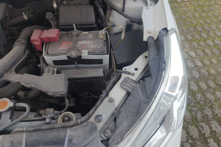 Used Venucia R50 2015 1.6L Manual Fashion Edition Engine Bay Left