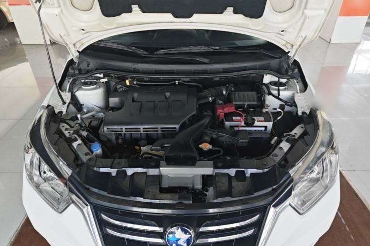 Used Venucia R50 2015 1.6L Automatic Fashion Edition Engine Bay