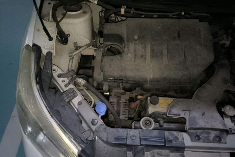 Used Venucia R50 2015 1.6L Manual Fashion Edition Engine Bay Right